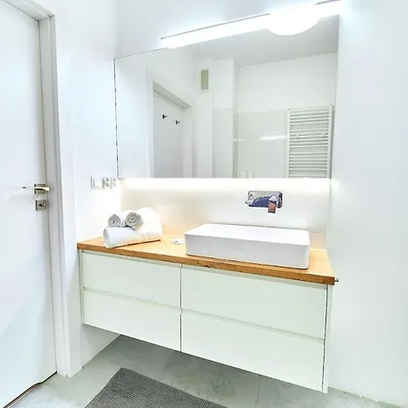 Laguna 6 Leśna Z Tarasem Przy Parku