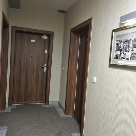 Laguna 6 Leśna Z Tarasem Przy Parku *